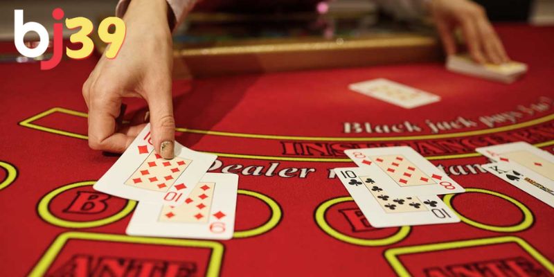 Cách chơi blackjack khá đơn giản