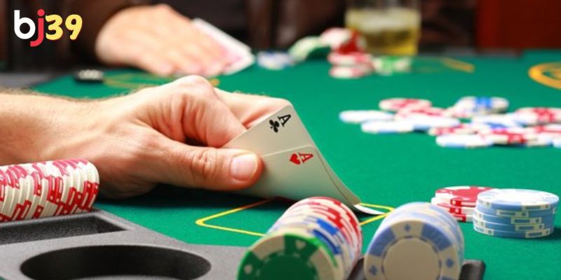 Bạn cần nắm rõ các tay bài khi chơi Poker